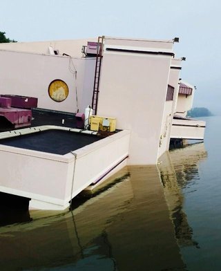 Jeff Ruby S Waterfront Restaurant Sinking In Ohio River Cincinnati Business Courier Jeff Ruby S Waterfront Restaurant Sinking In Ohio River Cincinnati Business Courier