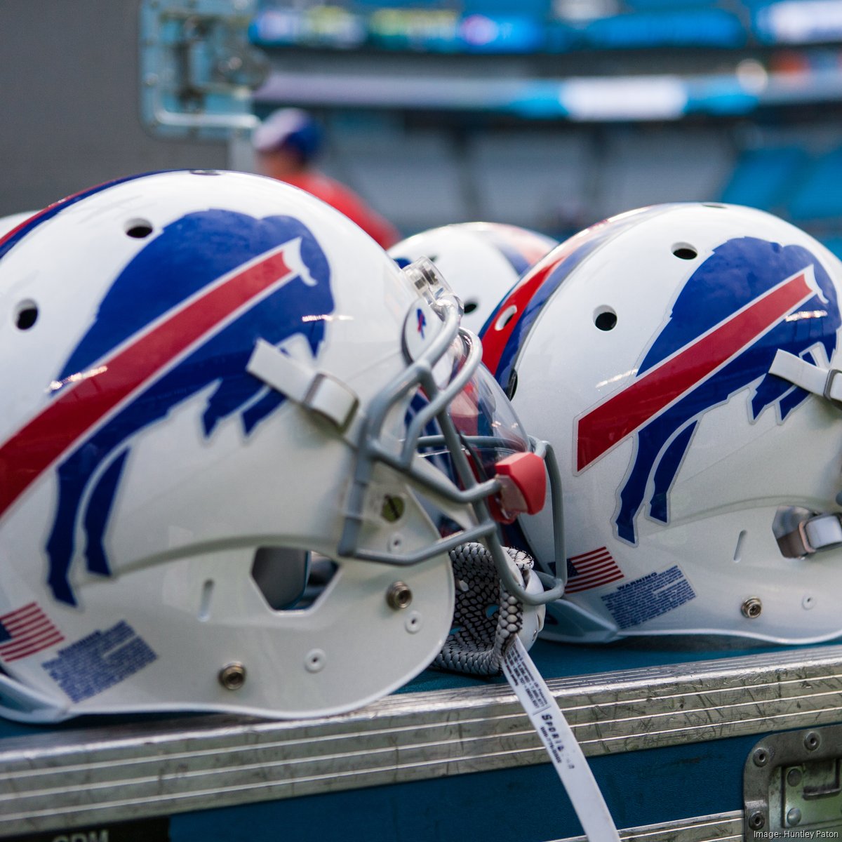 Bills' Damar Hamlin in critical condition for cardiac arrest - Los