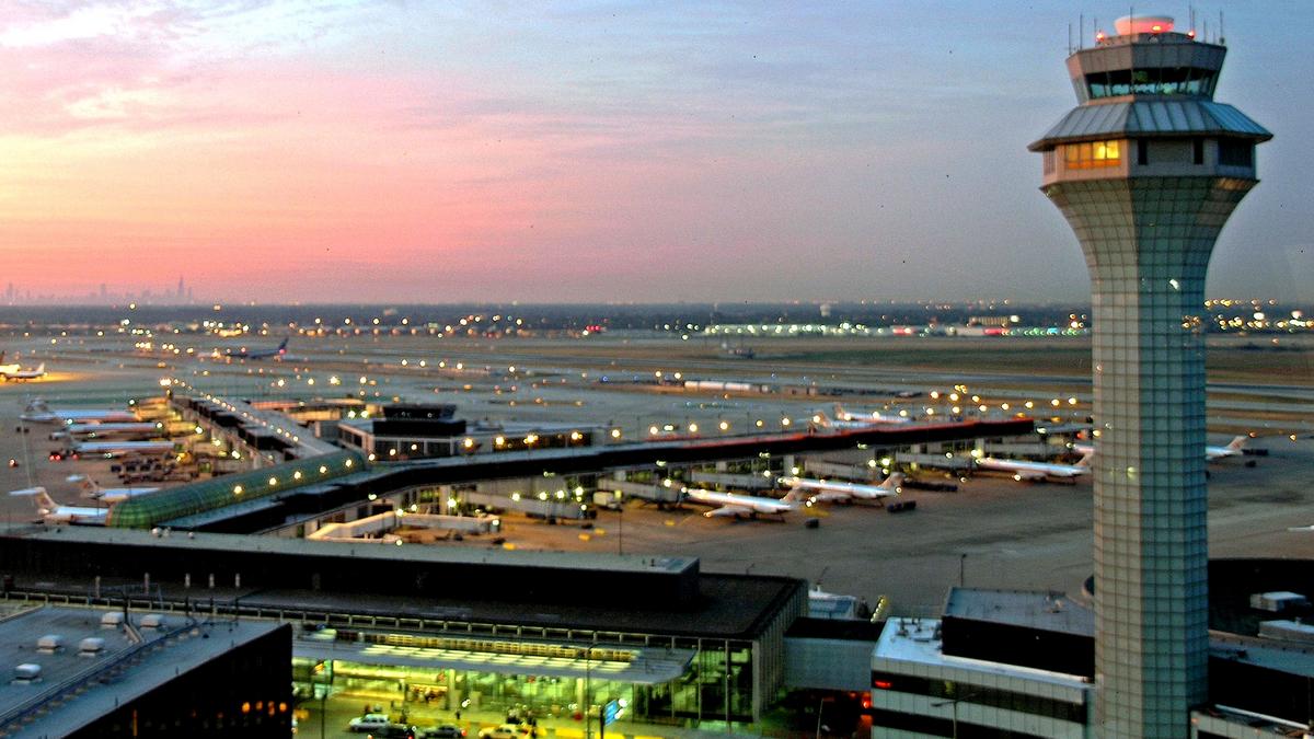 United Airlines Opens Swank Employee Parking Lot At O Hare Chicago Business Journal