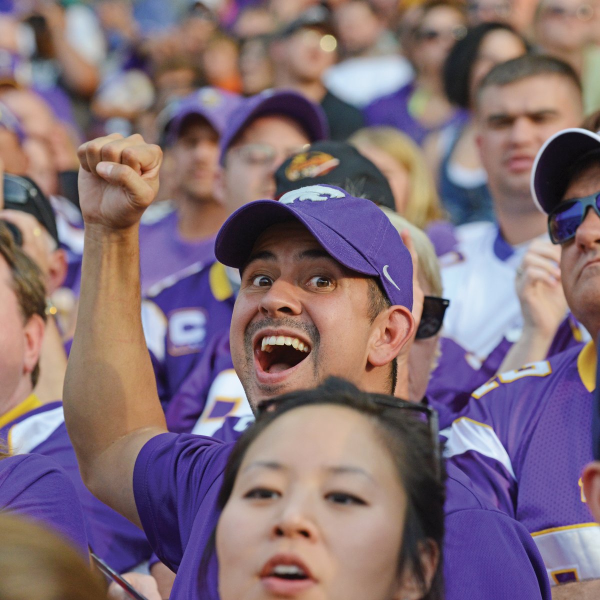 Vikings fans camp out for good seats