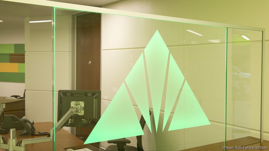 Birminghambased Regions Bank closes 21 branches, including one in West Memphis. Memphis