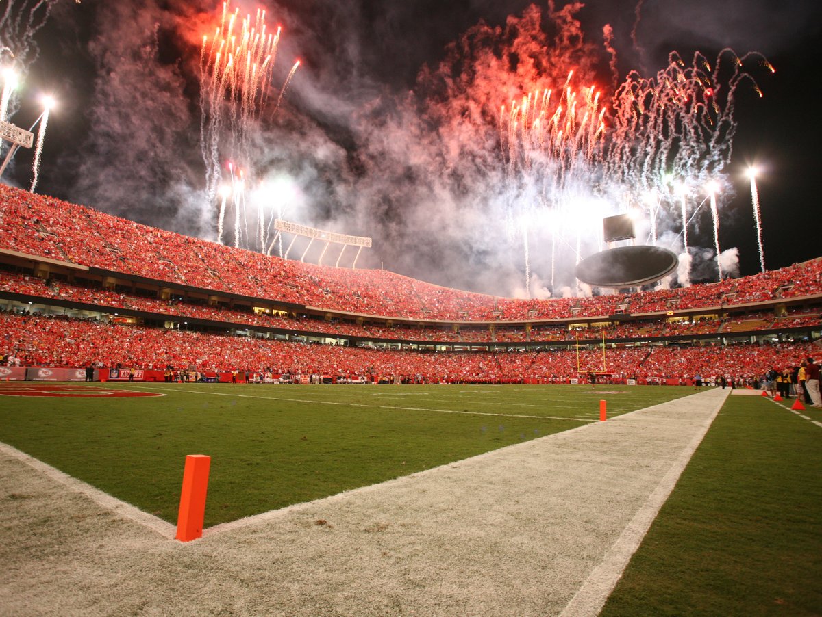 Kansas City Chiefs fans pay more to watch games at Arrowhead