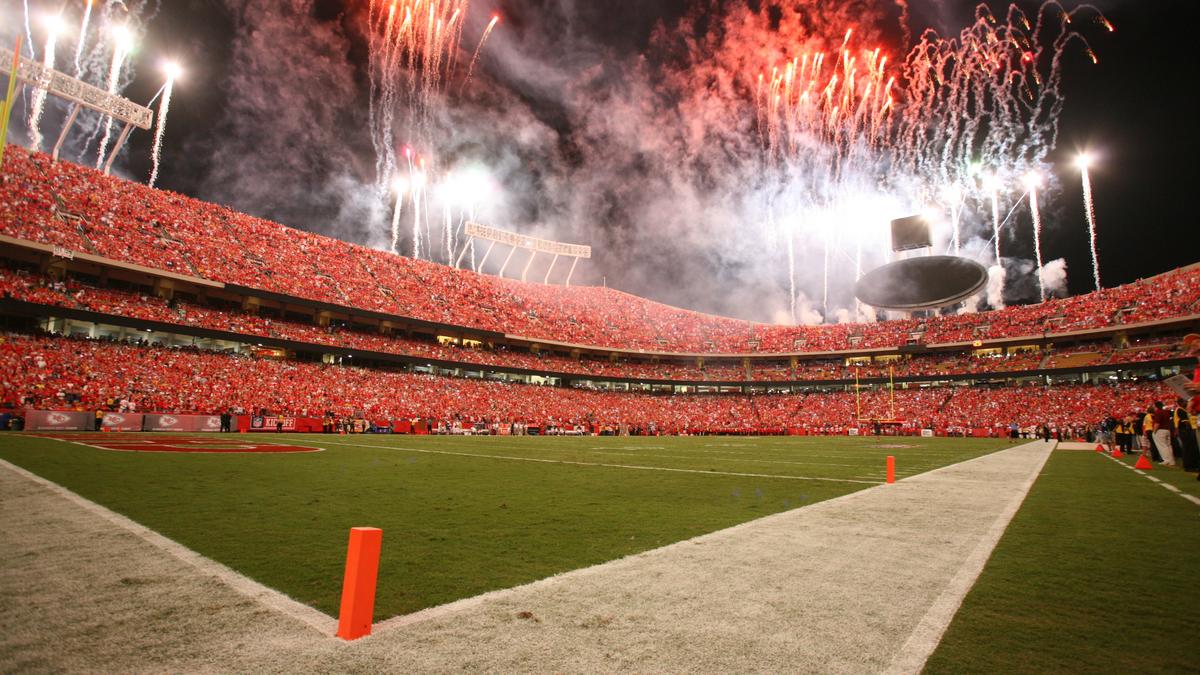 34 Arrowhead Stadium Fireworks Stock Photos, High-Res Pictures, and Images  - Getty Images