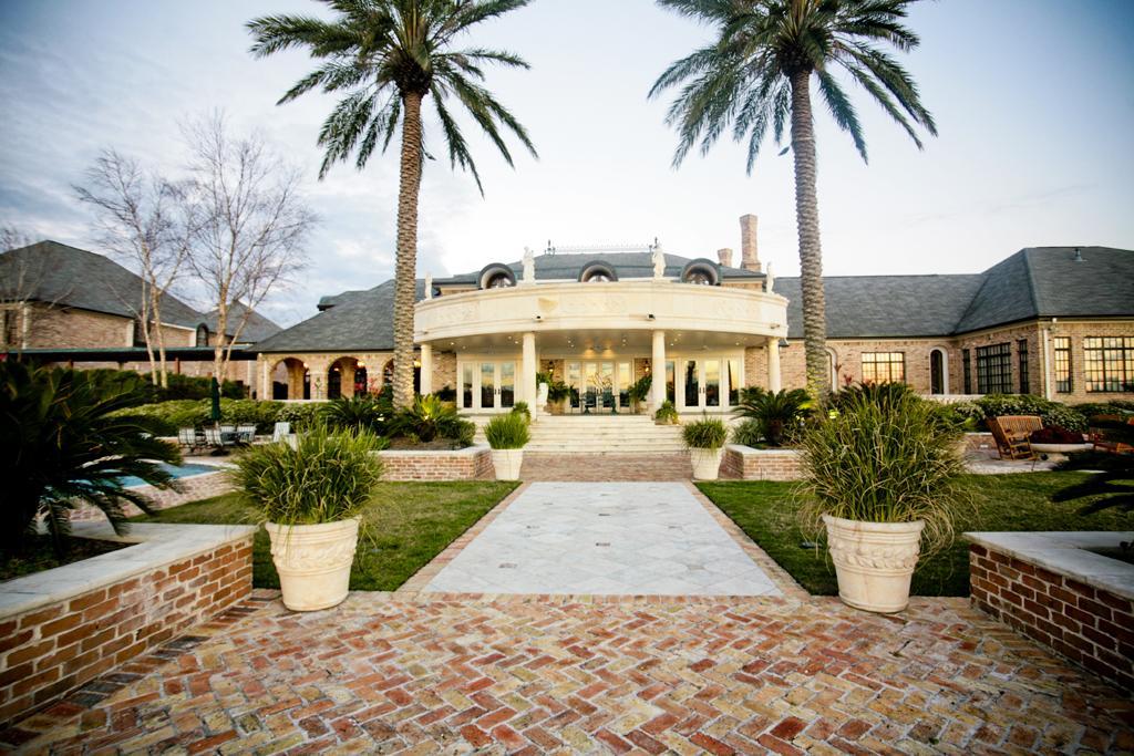 Lakefront Estate in the Heart of El Lago Taylor Lake Houston