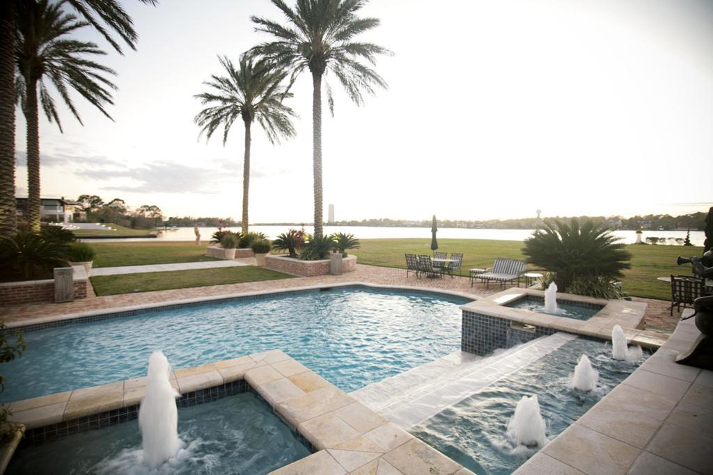 Lakefront Estate in the Heart of El Lago Taylor Lake Houston