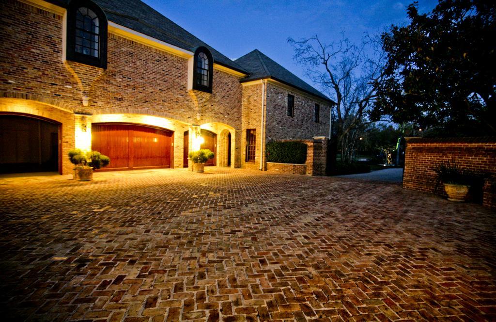 Lakefront Estate in the Heart of El Lago Taylor Lake Houston