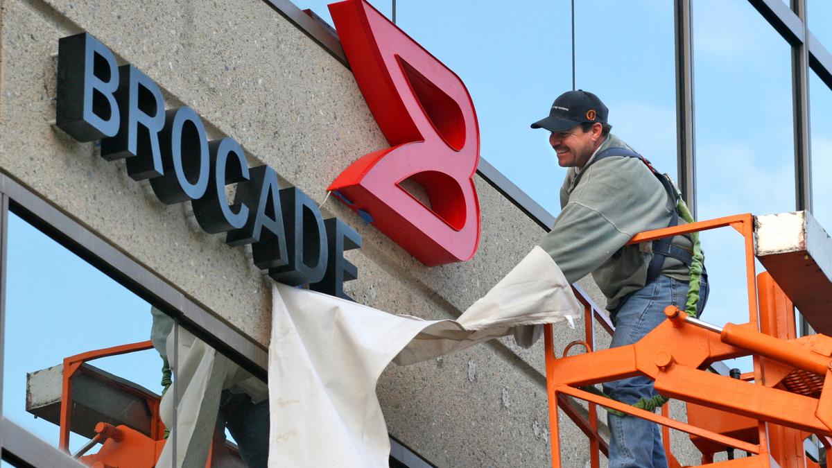 Brocade Communications Systems to sell data center business early to ...