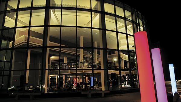 Ruth Eckerd Hall wants to manage St. Petersburg's Mahaffey Theater