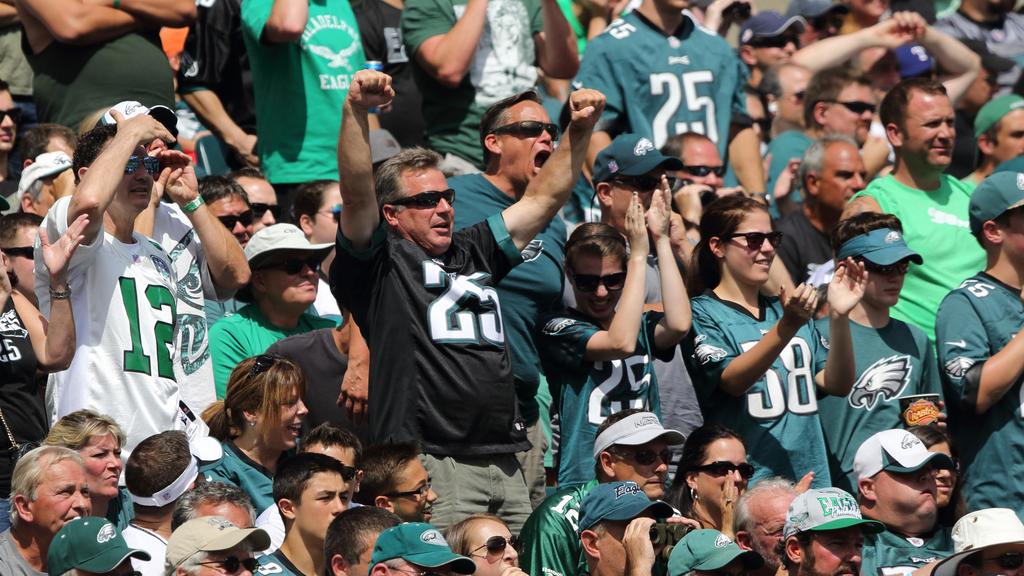 Eagles welcome back fans to Lincoln Financial Field in a limited capacity  beginning Sunday!