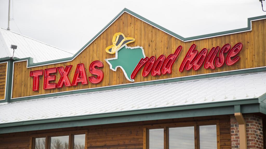 Texas Roadhouse Ceo Pay Louisville Business First