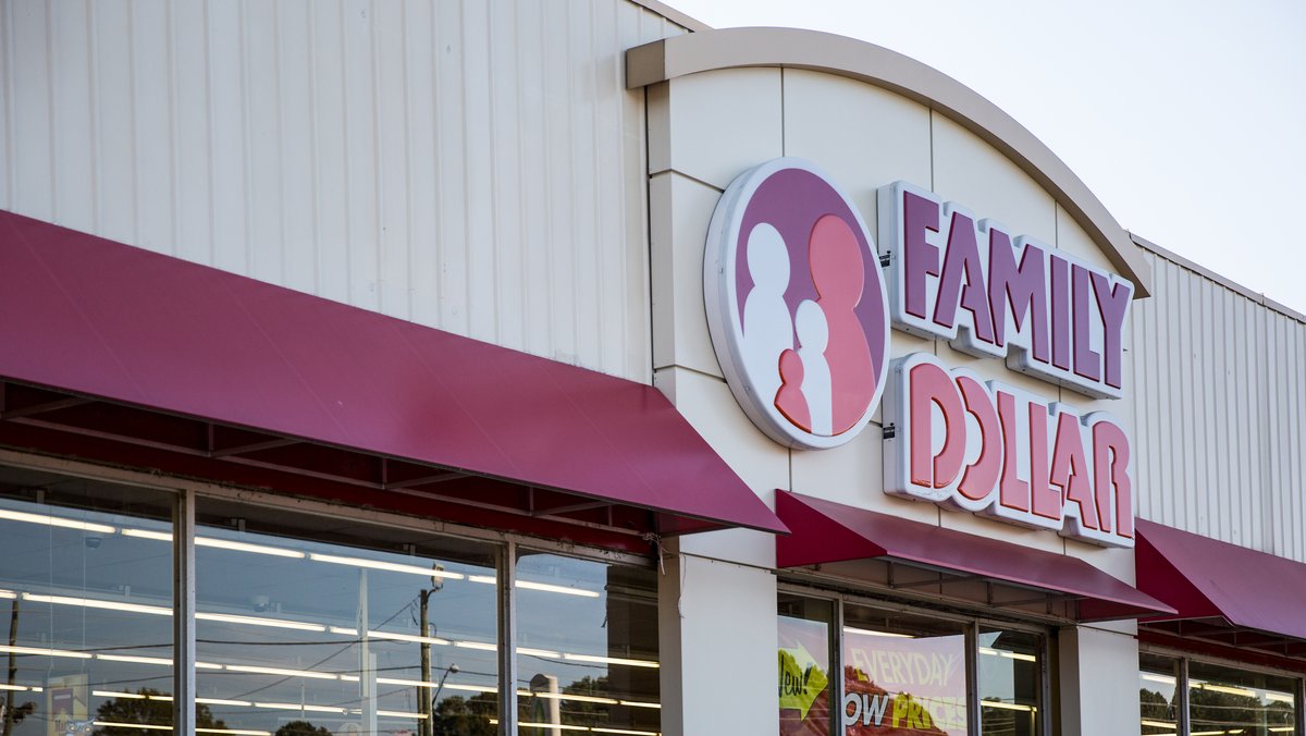 Family Dollar sparks controversy as it seeks to sell alcohol in