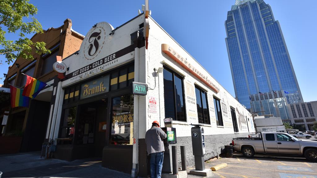 Frank Downtown Austin S Hot Spot For Hot Dogs Closes Over Unpaid Taxes Austin Business Journal