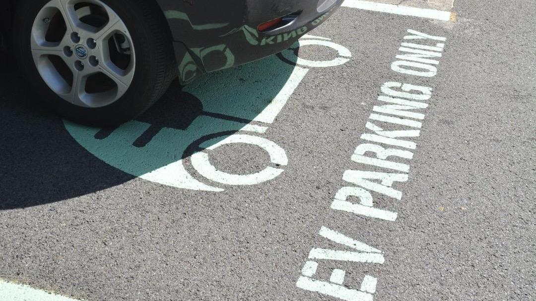 Partnership brings EverCharge EV chargers to Hawaii Pacific Business News