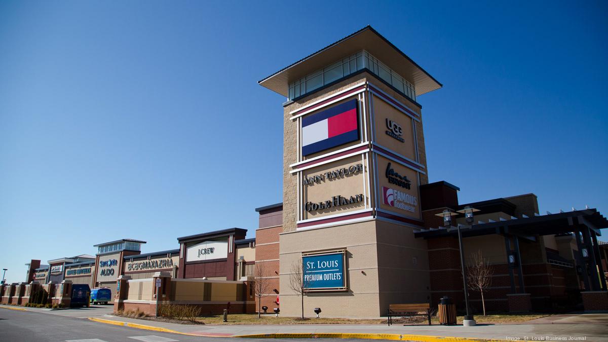 UPDATE: Outlet mall will lose retailer Jan. 7 - St. Louis Business Journal