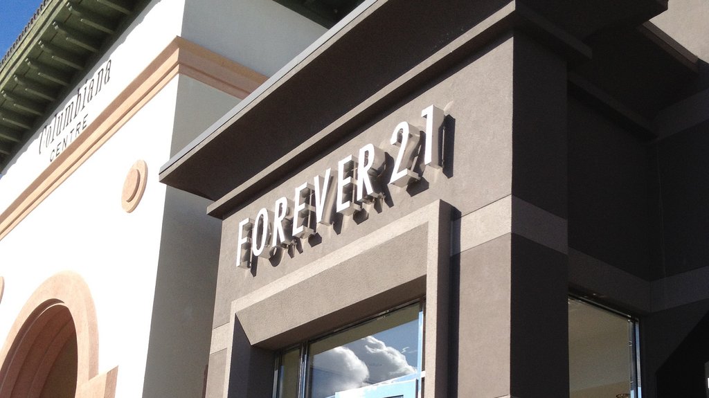 Forever 21 set to close two Hawaii locations - Pacific Business News