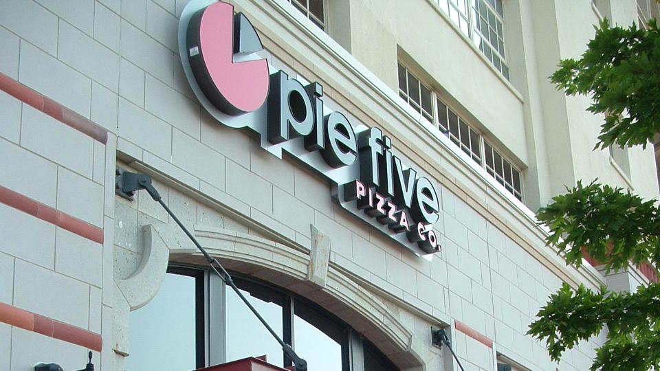 Franchisee suing Pie Five Pizza for claiming it had a bigger slice of
