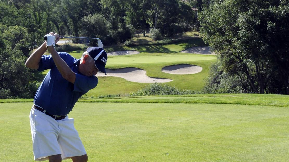 Golf's challenges have country clubs in the rough. Here's how courses