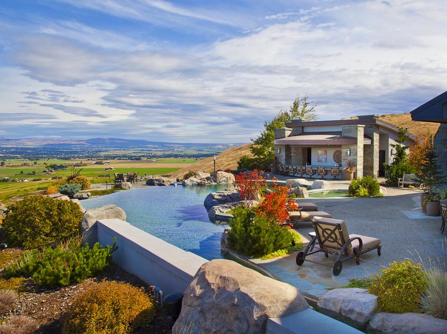 World-Class Contemporary Northwest Designed Equine Ranch On 155 Acres ...