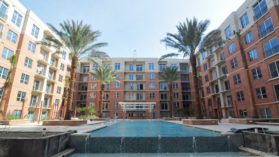 The Woodlands, Hughes Landing luxe apartment One Lakes Edge