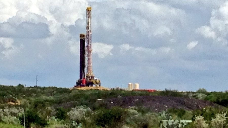 Eagle Ford rig count gets modest boost while oil prices seesaw - Dallas ...