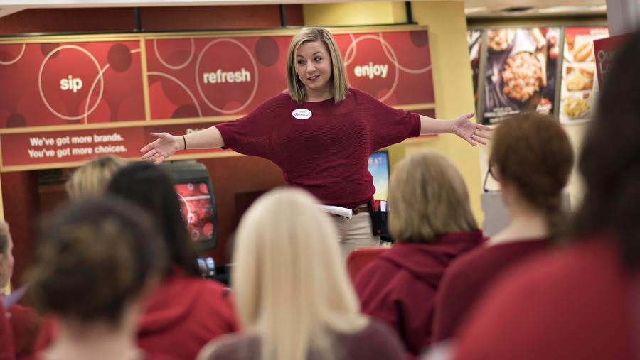 Business Pulse Poll Should Target increase wages for its lowestpaid workers? Minneapolis