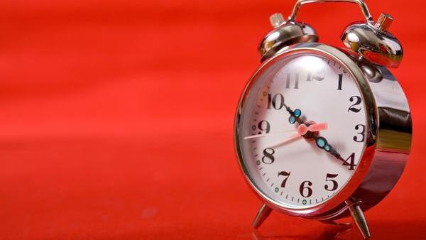 Why are we still changing our clocks for daylight saving time in the US and  California? – NBC 7 San Diego