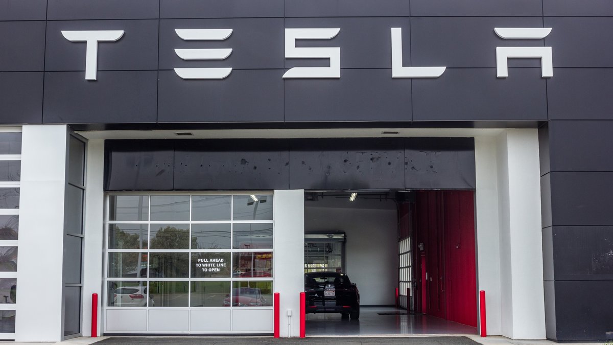 Tesla's second New Mexico dealership is now open on Santa Ana Pueblo ...