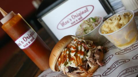moes-original-bbq-bama-style-pulled-pork-sandwich*480xx3504-1971-0-183.jpg