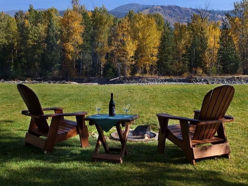 Live the Pacific Northwest Lifestyle on the Banks of the Methow River on over 12 Acres of Land