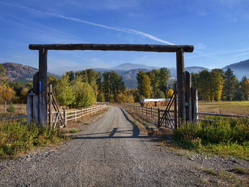 Live the Pacific Northwest Lifestyle on the Banks of the Methow River on over 12 Acres of Land