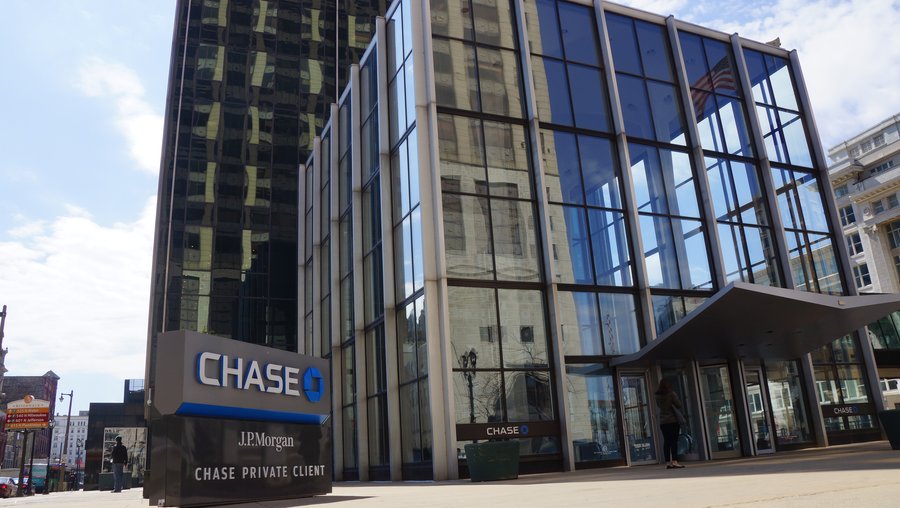 Chase Tower debuts renovated lobby as it seeks to refill office space