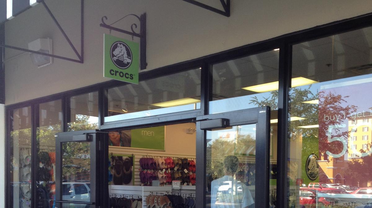 crocs owned retail stores
