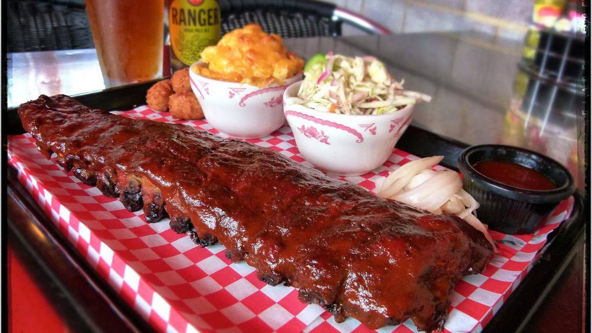 BUZZ Charlotte BBQ restaurant Midwood Smokehouse gets nod from Reviews