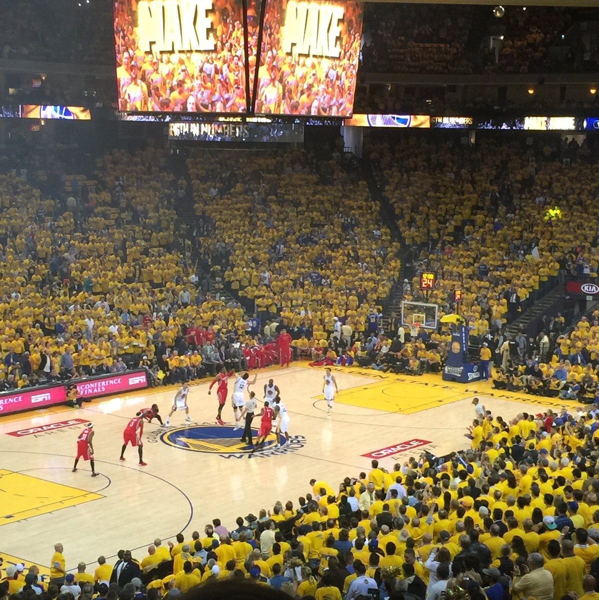 Stephen Curry - Golden State Warriors - Game-Worn Game-Worn City Edition  Jacket - Worn 4 Games - 2022 NBA Finals
