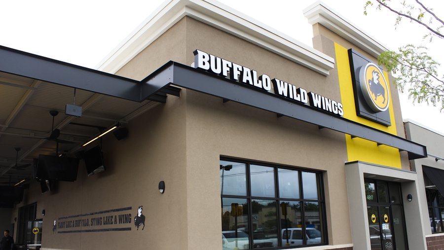 Buffalo Wild Wings plans remodel of Milwaukee restaurant - Milwaukee ...