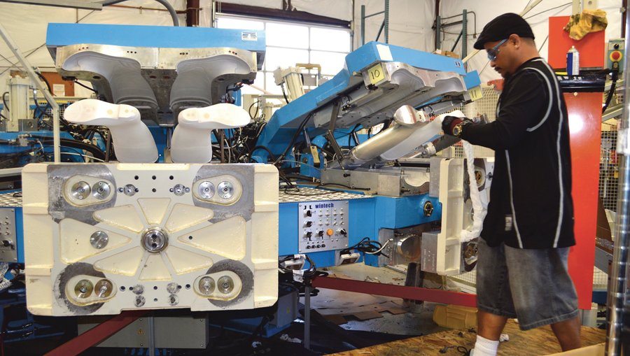 Chinook Asia boot machine