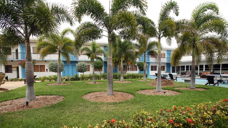 Postcard Inn On St Pete Beach To Get 6 Million Refresh Tampa Bay Postcard Inn On St Pete Beach