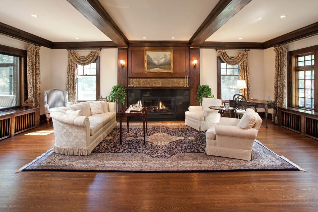 Stunning Lowry Hill Tudor with Mpls skyline views! Lowry Hill