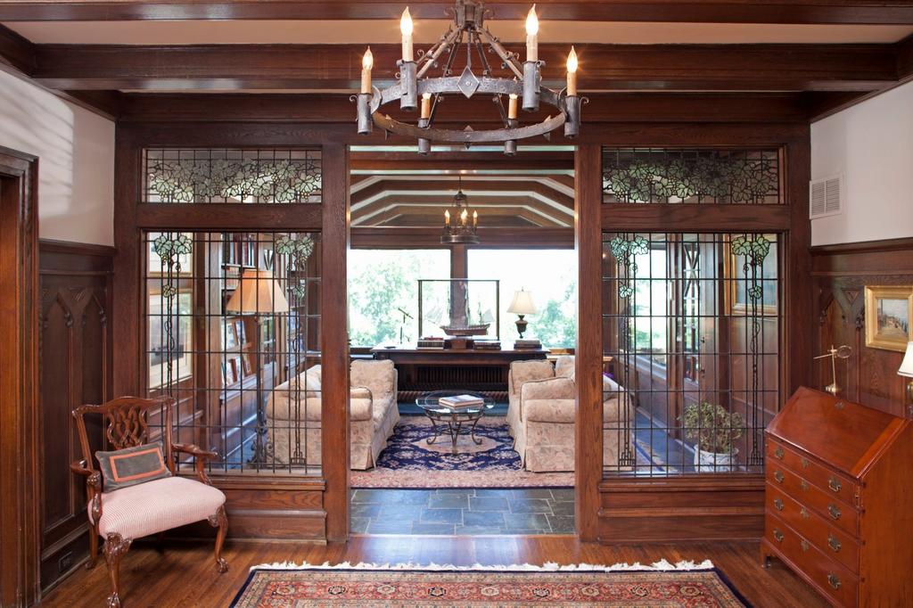 Stunning Lowry Hill Tudor with Mpls skyline views! Lowry Hill