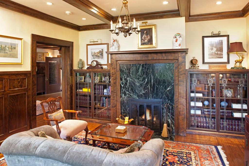 Stunning Lowry Hill Tudor with Mpls skyline views! Lowry Hill