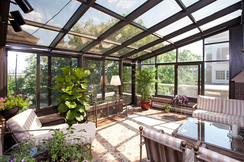 Stunning Lowry Hill Tudor with Mpls skyline views! Lowry Hill