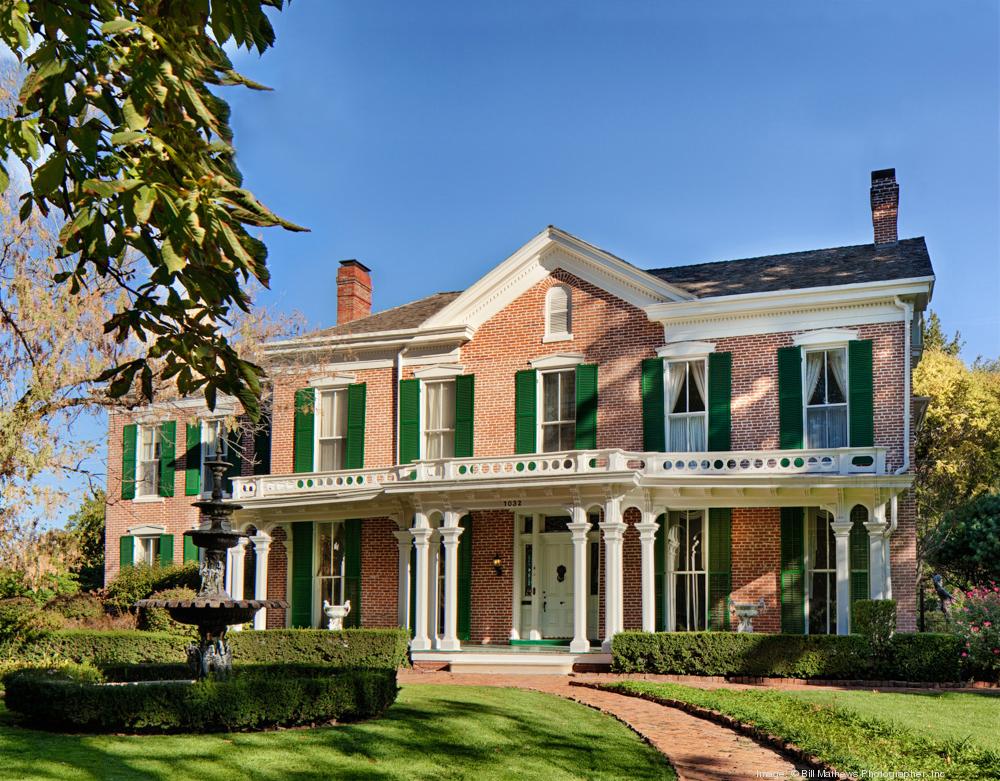 Absolutely Stunning Sunset Hill Estate - Sunset Hill - Kansas City