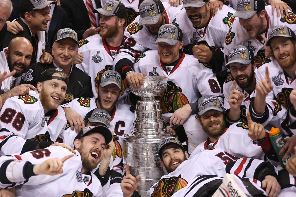 Comcast SportsNet to re-air Blackhawks' victory journey - Chicago ...