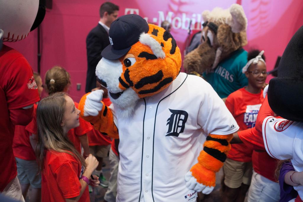 Detroit Tigers mascot Paws stole a fan's camera to take selfies
