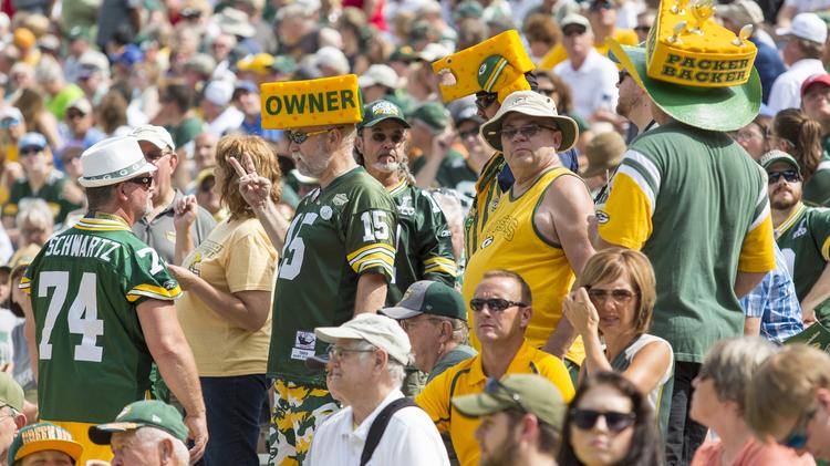 Cheeseheads descend on Lambeau to welcome Packers