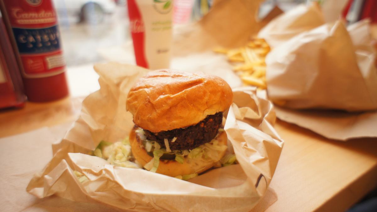 Little Big Burger - Orenco Station - Hamburger restaurant in Hillsboro, OR