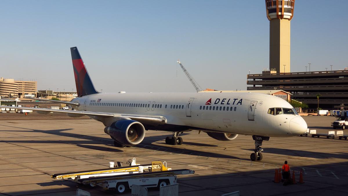 Phoenix Sky Harbor International Airport Passenger Numbers Up In   N639dl7896530698*1200xx4000 2247 0 429 