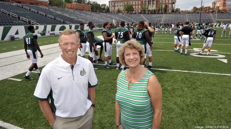 Unc Charlotte S 49ers Embrace Bigger Football Stage