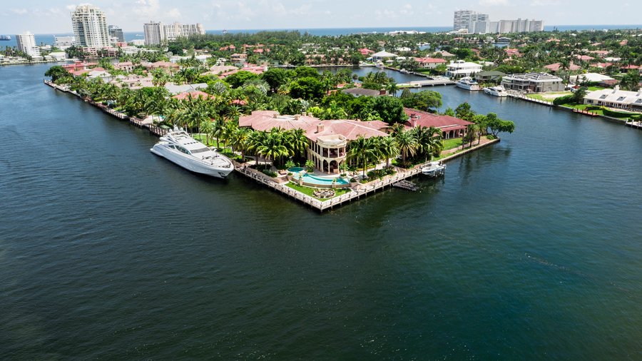 Disbarred attorney David Stern sells Fort Lauderdale mansion for 27.5