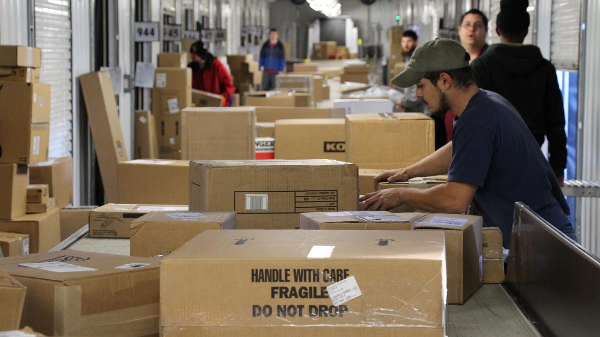 UPS, FedEx plan for hiring seasonal workers for peak holidays Memphis